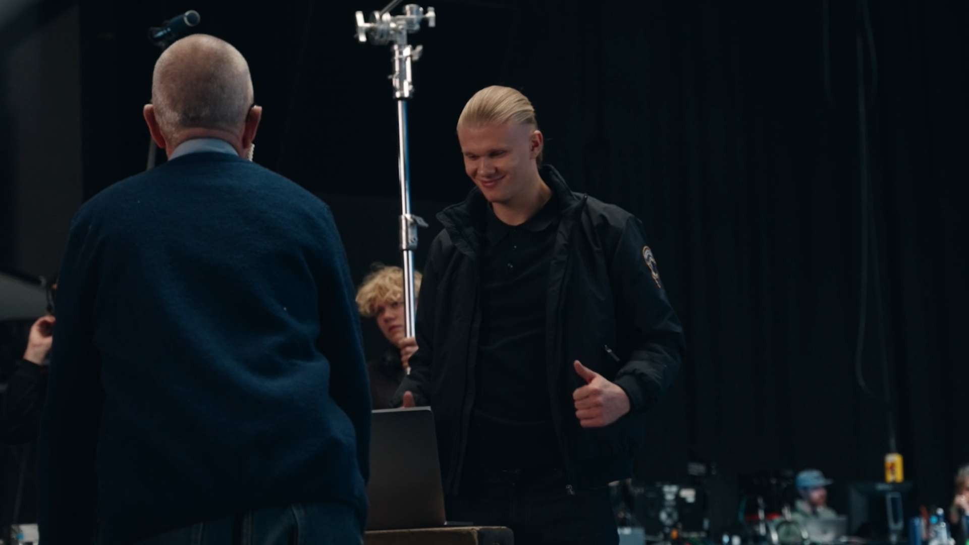 充分展现自 充分展现自