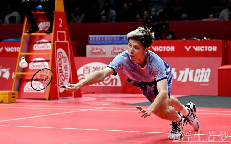 石宇奇直落两局战胜周天成,闯入中国羽毛球公开赛男单决赛 石宇奇直落两局战胜周天成,闯入中国羽毛球公开赛男单决赛