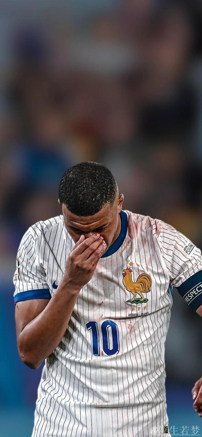 姆巴佩因食物中毒15天骤瘦12斤,皇马危机显现,战巴黎仅上场30分钟 姆巴佩因食物中毒15天骤瘦12斤,皇马危机显现,战巴黎仅上场30分钟