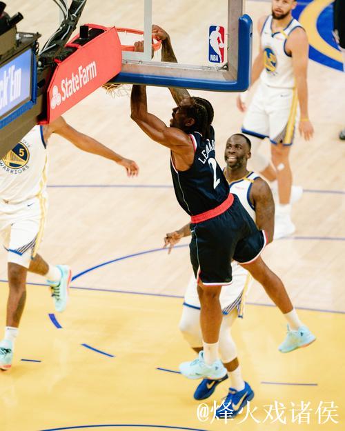 哈登里程碑之夜快船惜败独行侠 无核心雄鹿轻松击败奇才